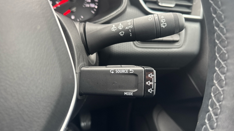 Renault Clio 1.0 TCe 90 Iconic Edition 5dr Petrol Hatchback